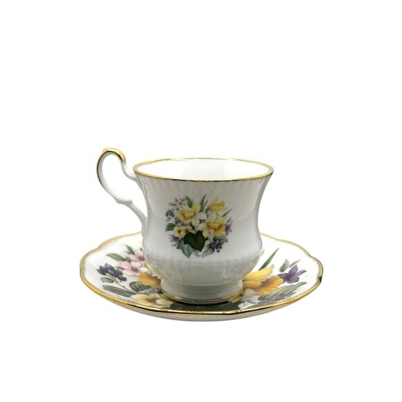 Queens Fine Bone China Floral Tea Cup & Saucer Set With Gold Trim - Picture 6 of 11